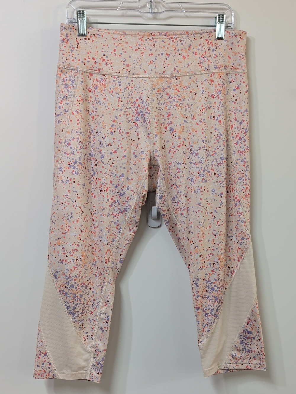 Tek Gear Cream Multi Colored Print Capri Leggings Size XL